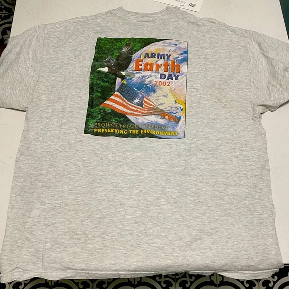VINTAGE XL Tshirt Tee Shirt ARMY EARTH DAY 2002 - Picture 1 of 3